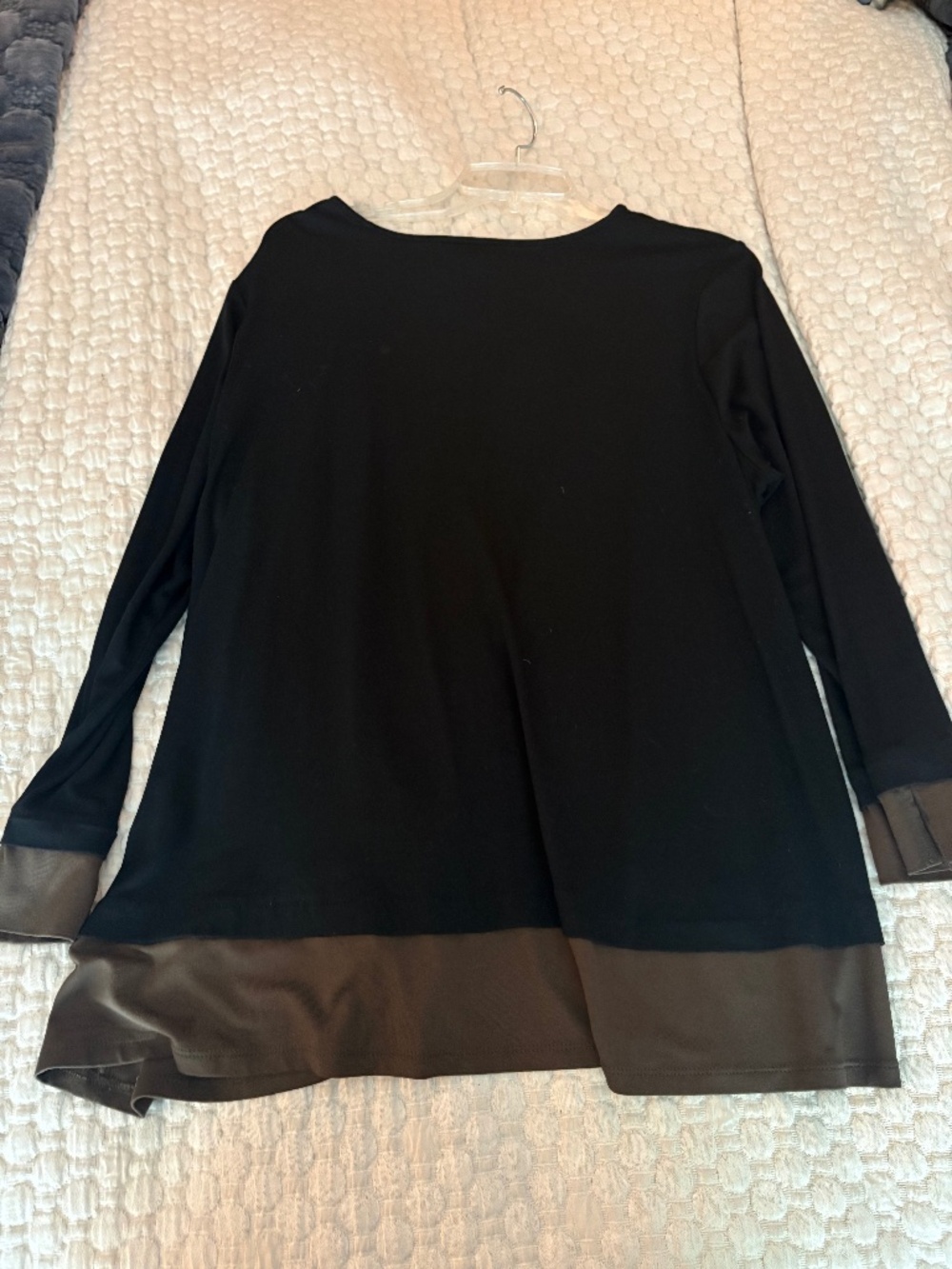 J.Jill, L, black tunic, buttery fabric black and brown trim